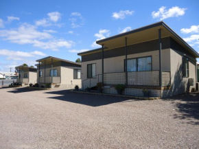 Отель Oval Motel - Murray Bridge  Марри-Бридж